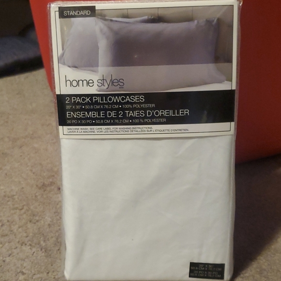 homestyles Other - NWT 2 Pack pillowcases Homestyles standard size